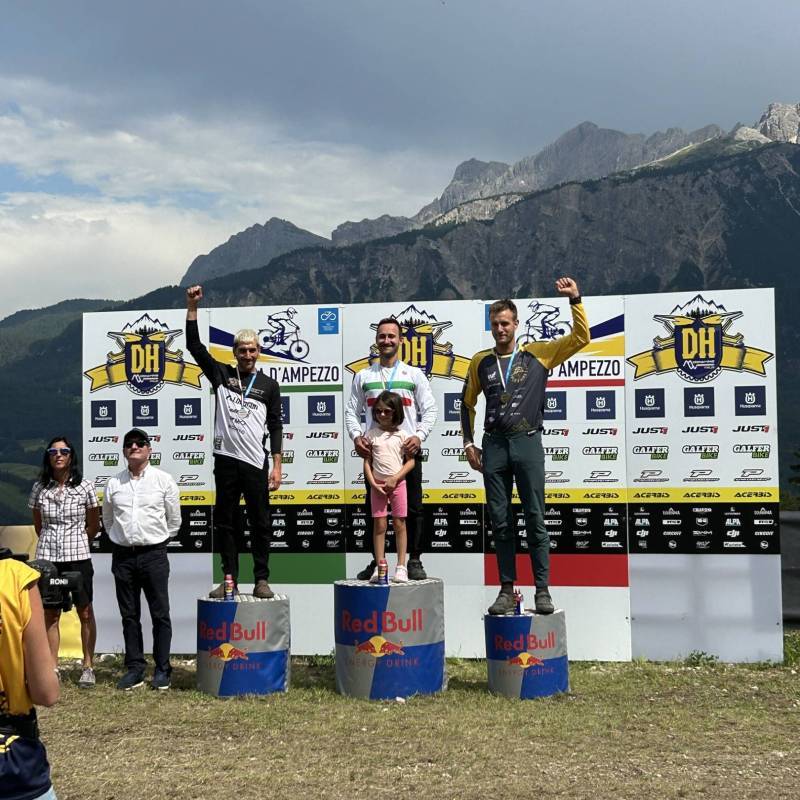 Luca Corvezzo sul podio del Campionato Italiano DH 2024!